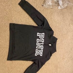 Pink pullover in black